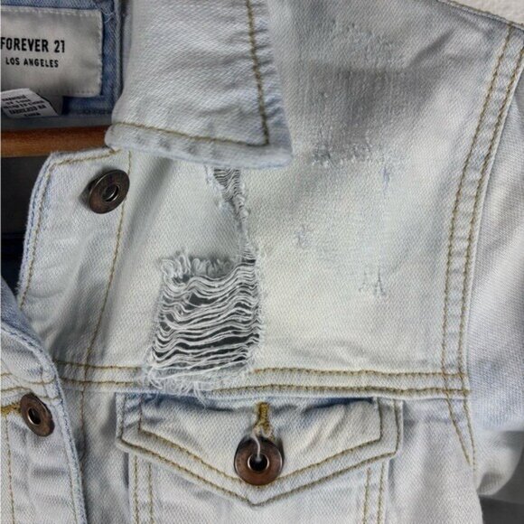 Forever 21 Small Women's Light Blue Wash Denim Distressed Jean Jacket Cropped - Picture 5 of 11